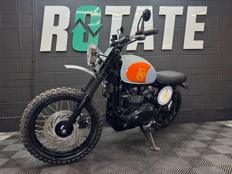TRIUMPH Scrambler