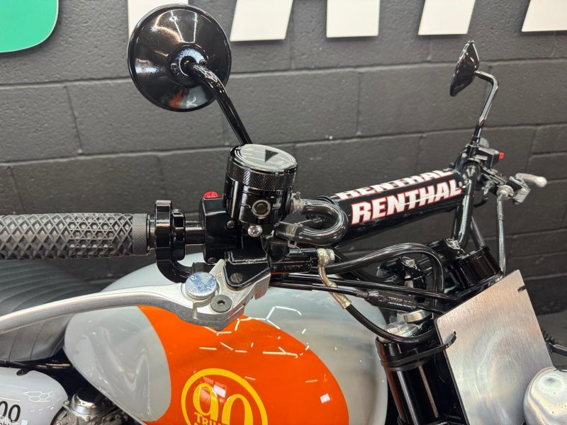 TRIUMPH Scrambler