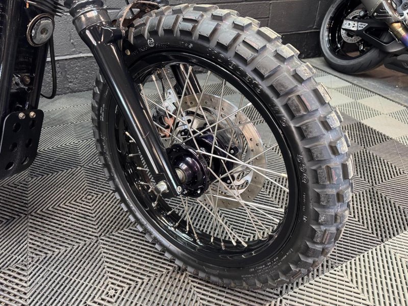TRIUMPH Scrambler