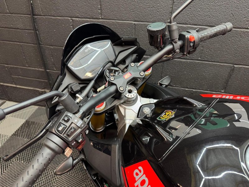 APRILIA Tuono 1100 V4