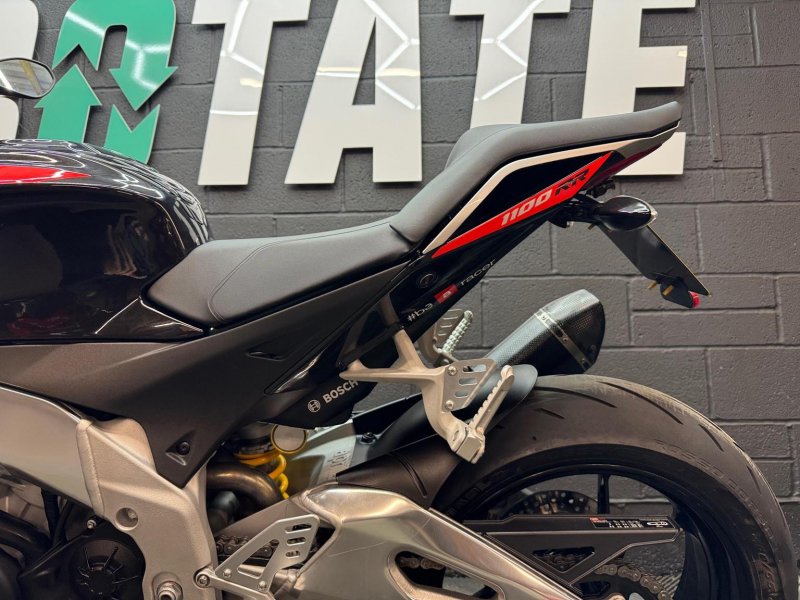 APRILIA Tuono 1100 V4