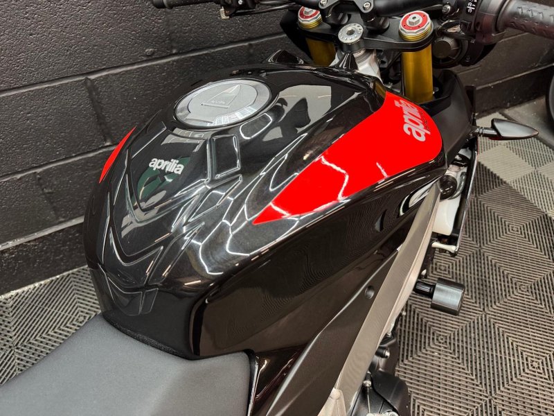 APRILIA Tuono 1100 V4