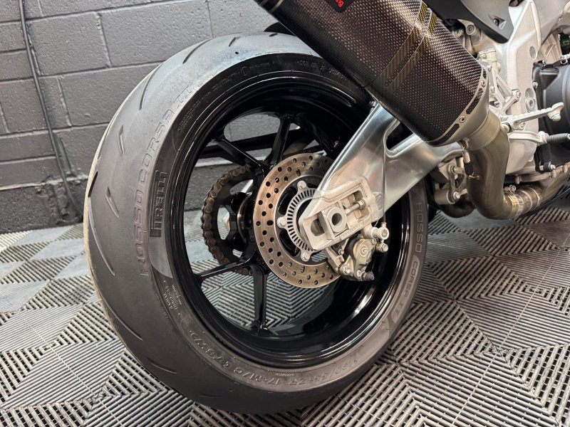 APRILIA Tuono 1100 V4