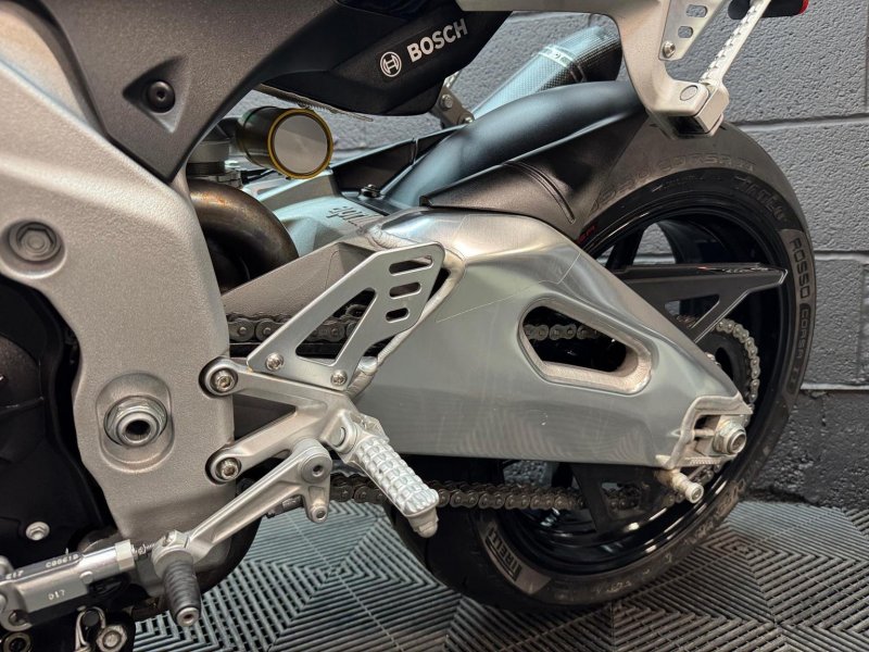 APRILIA Tuono 1100 V4