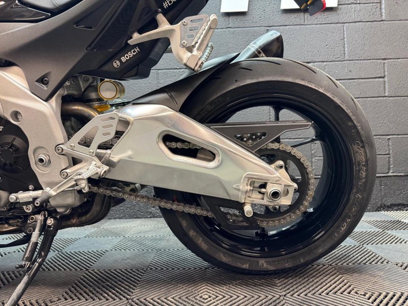 APRILIA Tuono 1100 V4
