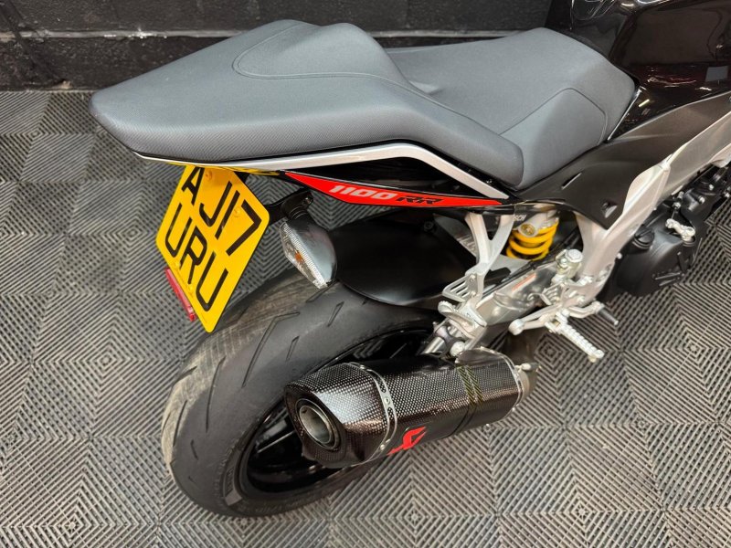 APRILIA Tuono 1100 V4