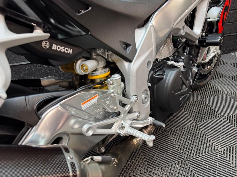 APRILIA Tuono 1100 V4