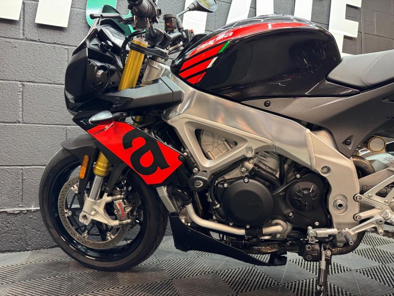 APRILIA Tuono 1100 V4