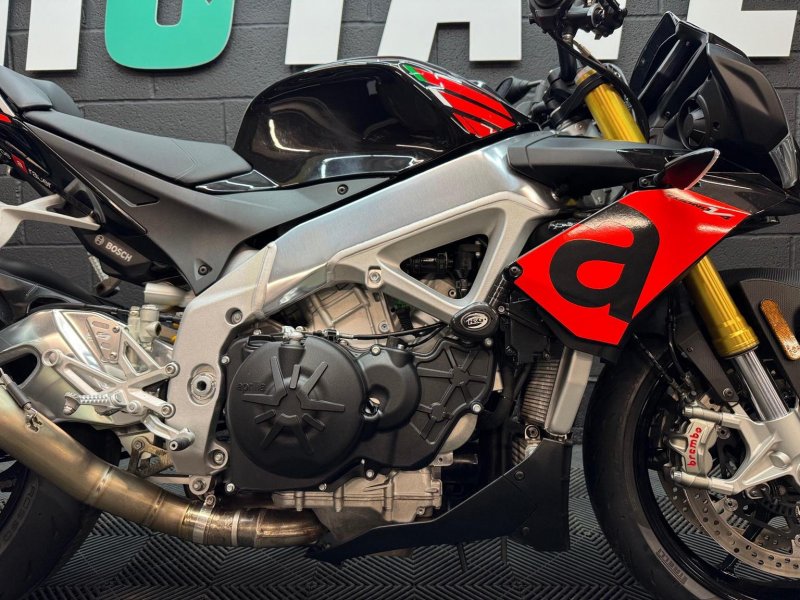 APRILIA Tuono 1100 V4