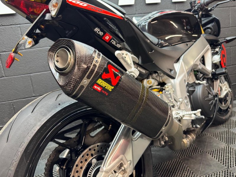 APRILIA Tuono 1100 V4