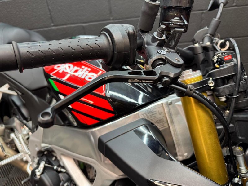 APRILIA Tuono 1100 V4