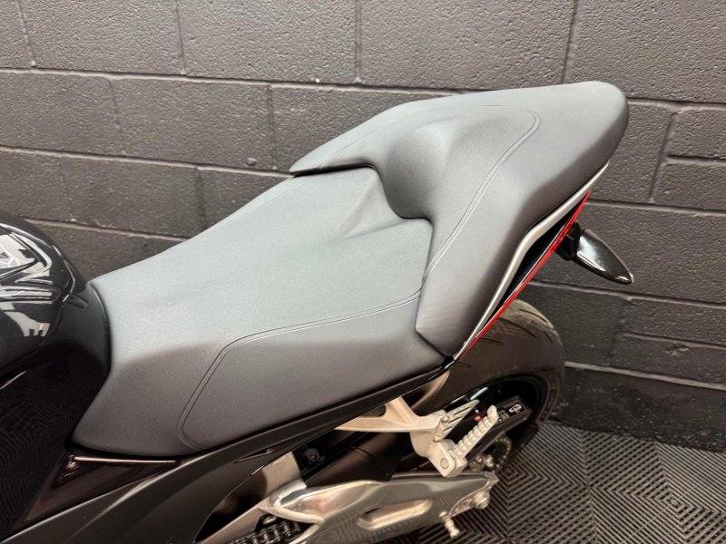 APRILIA Tuono 1100 V4