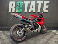 TRIUMPH DAYTONA 675