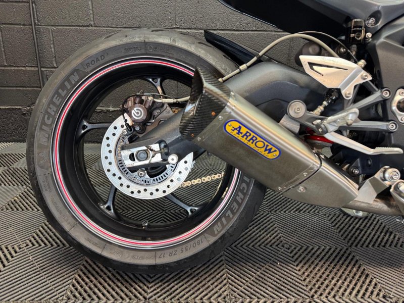 TRIUMPH DAYTONA 675