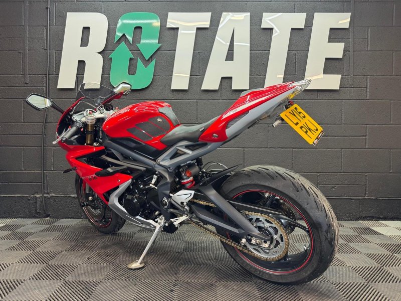 TRIUMPH DAYTONA 675