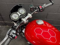 TRIUMPH SPEED TWIN