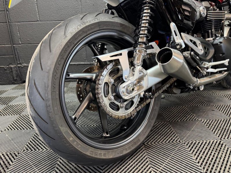 TRIUMPH SPEED TWIN
