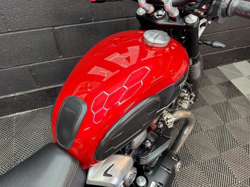 TRIUMPH SPEED TWIN