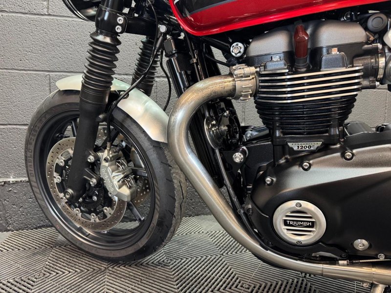 TRIUMPH SPEED TWIN