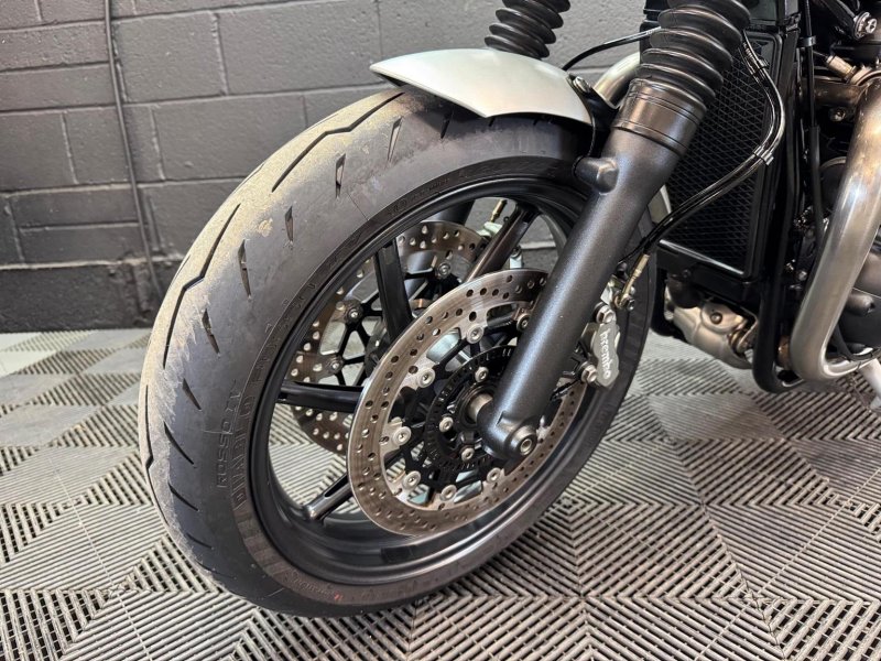 TRIUMPH SPEED TWIN