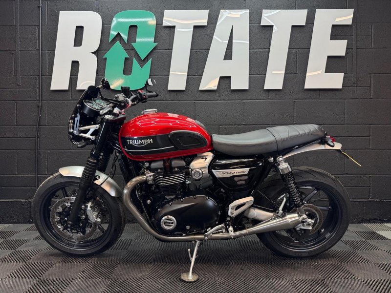 TRIUMPH SPEED TWIN