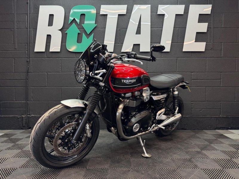 TRIUMPH SPEED TWIN