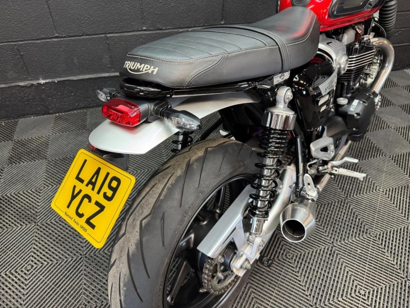 TRIUMPH SPEED TWIN