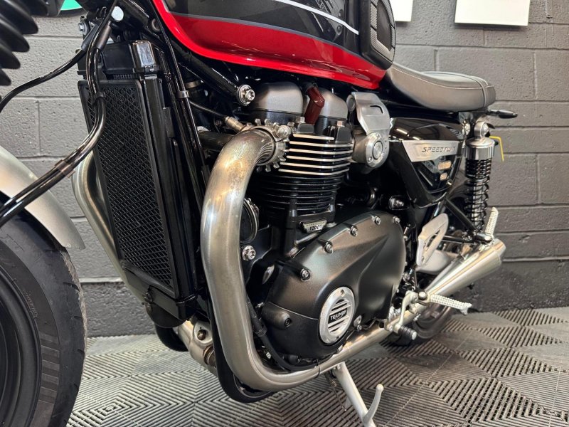 TRIUMPH SPEED TWIN