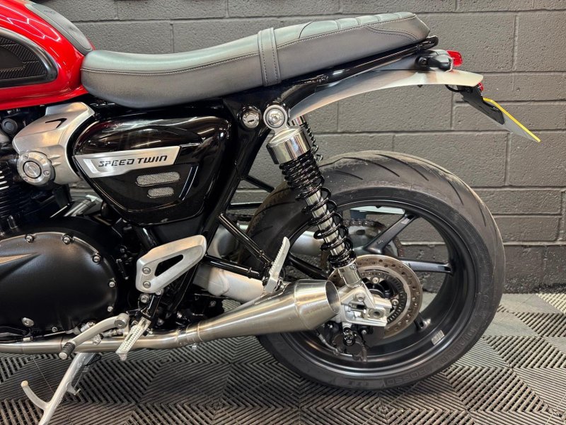 TRIUMPH SPEED TWIN