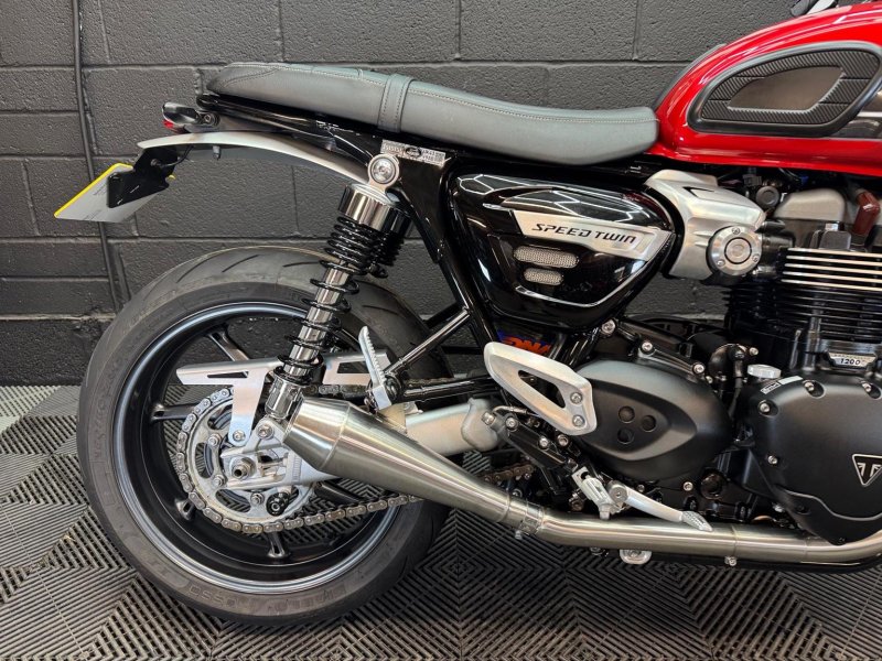 TRIUMPH SPEED TWIN