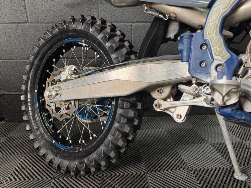 HUSQVARNA FE