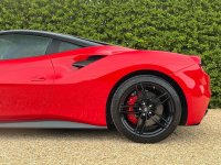 FERRARI 488
