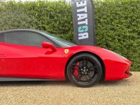 FERRARI 488