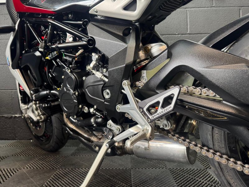 MV AGUSTA BRUTALE 800