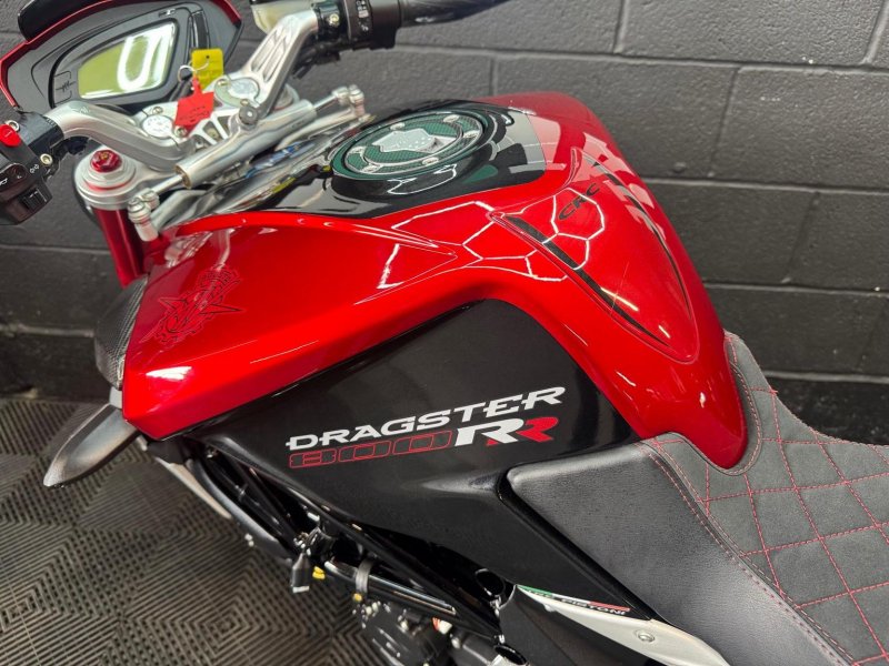 MV AGUSTA BRUTALE 800