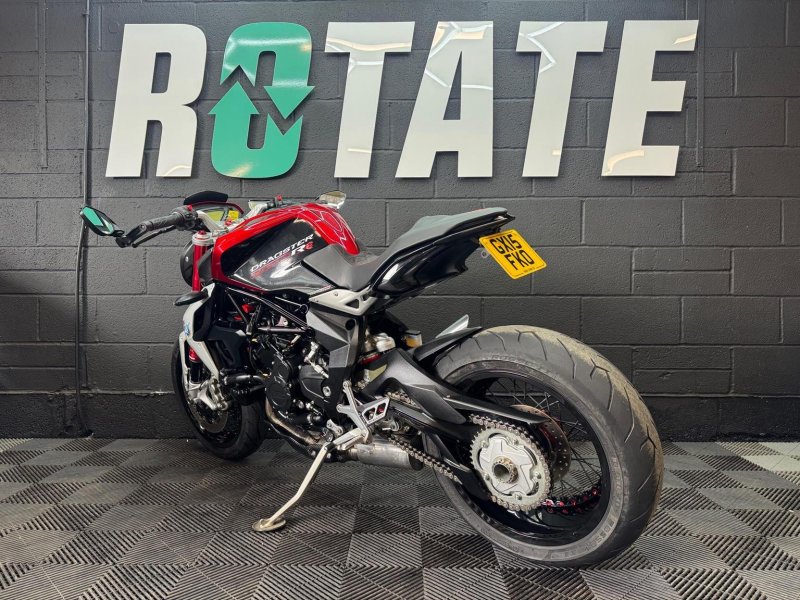 MV AGUSTA BRUTALE 800