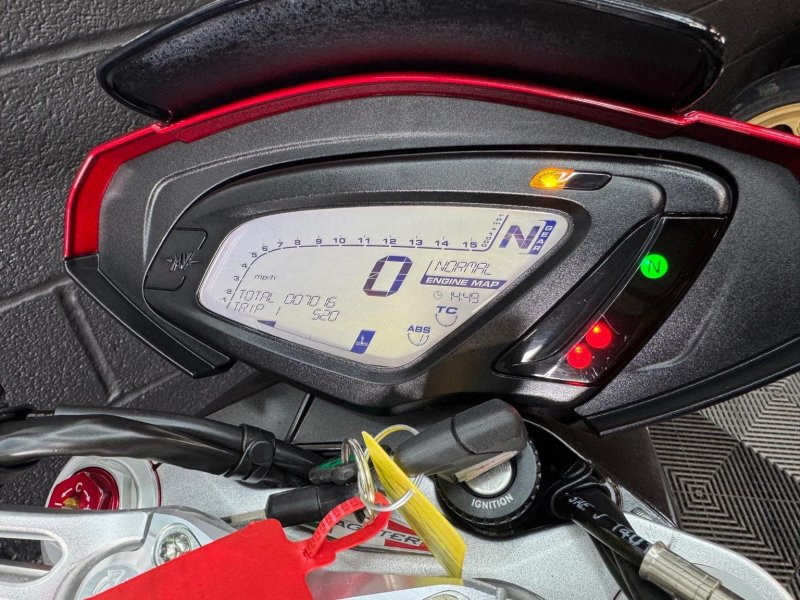 MV AGUSTA BRUTALE 800
