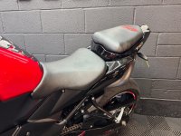 SUZUKI GSR750