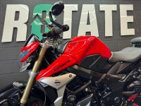 SUZUKI GSR750