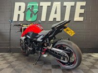 SUZUKI GSR750