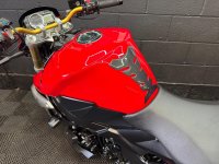 SUZUKI GSR750