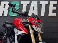 SUZUKI GSR750