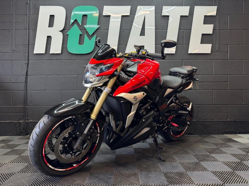 SUZUKI GSR750