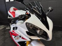 YAMAHA R1