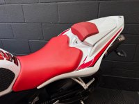 YAMAHA R1