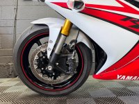 YAMAHA R1