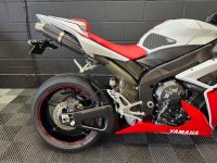 YAMAHA R1