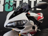 YAMAHA R1