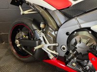 YAMAHA R1