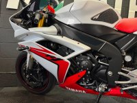 YAMAHA R1